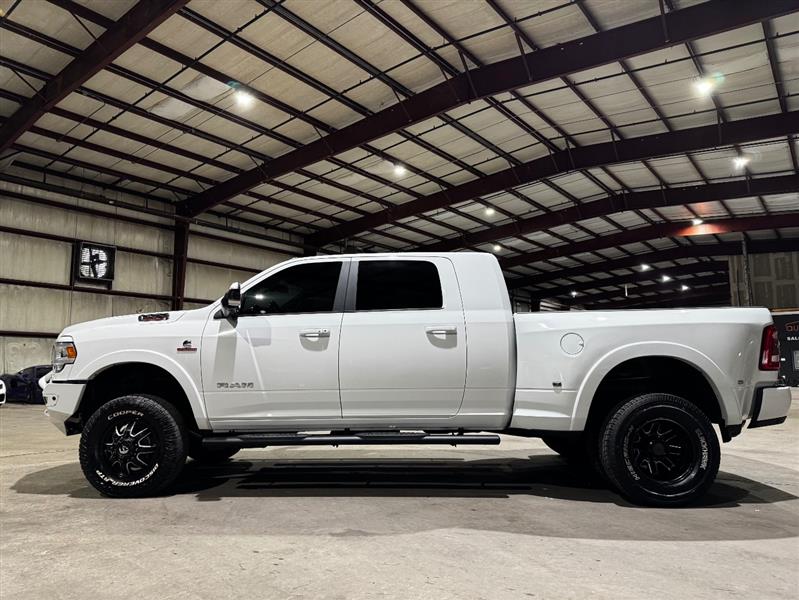 RAM 3500 Laramie Mega Cab 4WD DRW 2019