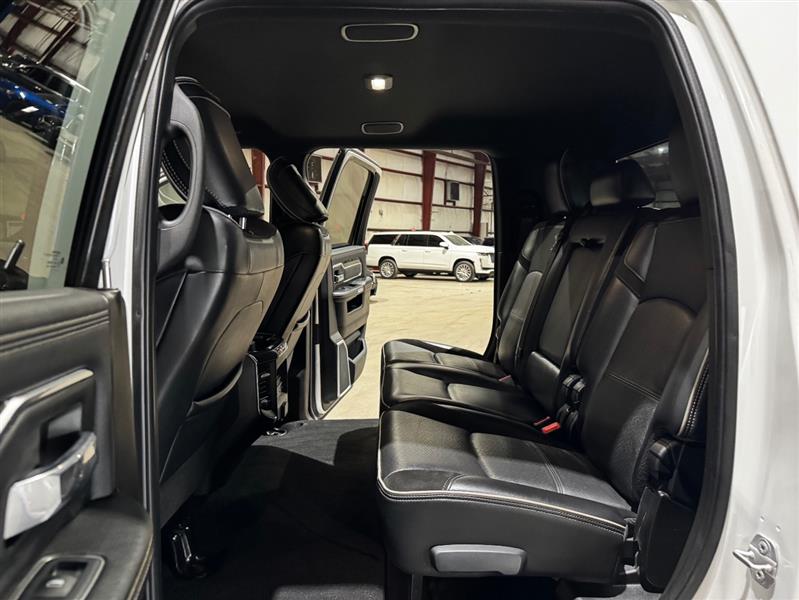RAM 3500 Laramie Mega Cab 4WD DRW 2019