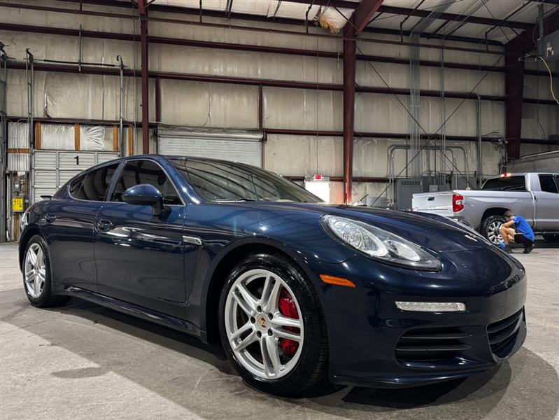Porsche Panamera 4 2014