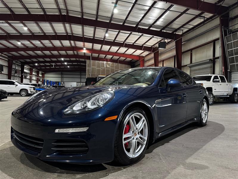 Porsche Panamera 4 2014