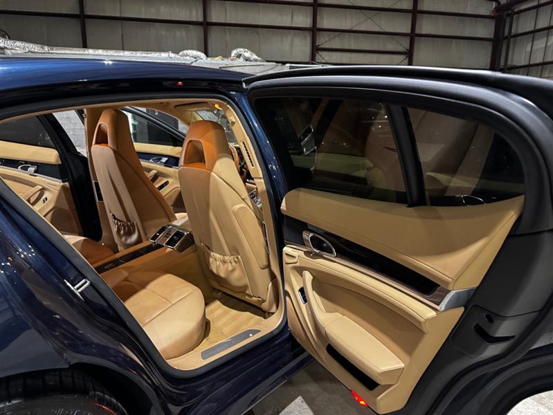 Porsche Panamera 4 2014