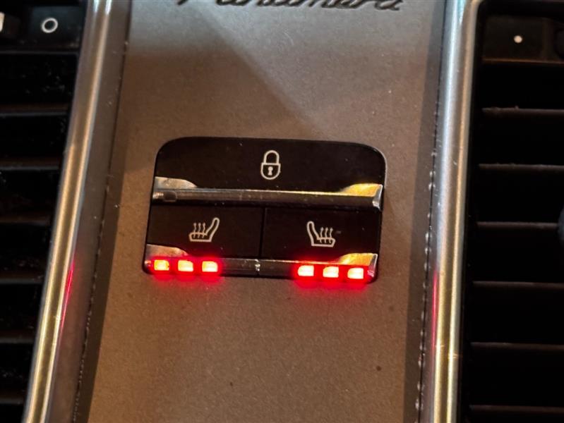 Porsche Panamera 4 2014