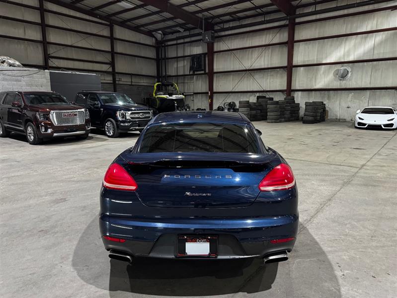 Porsche Panamera 4 2014