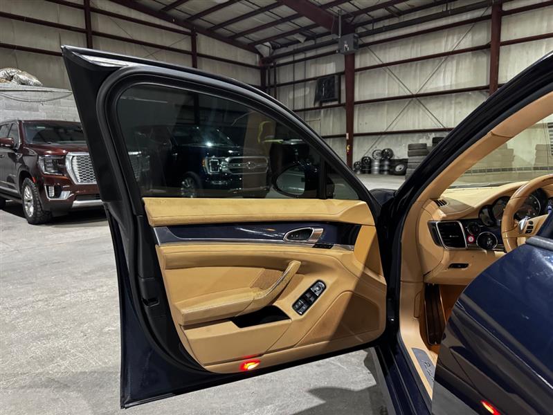 Porsche Panamera 4 2014