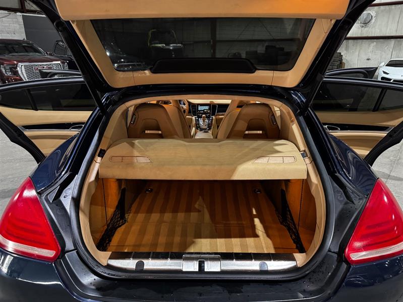 Porsche Panamera 4 2014