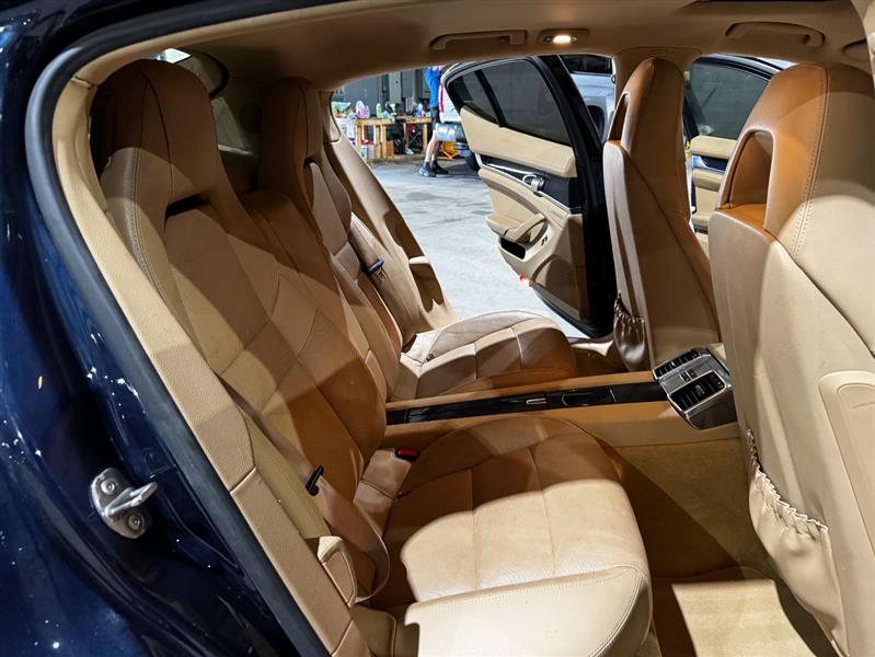 Porsche Panamera 4 2014