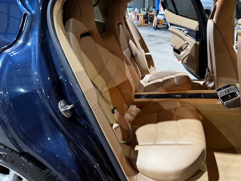 Porsche Panamera 4 2014
