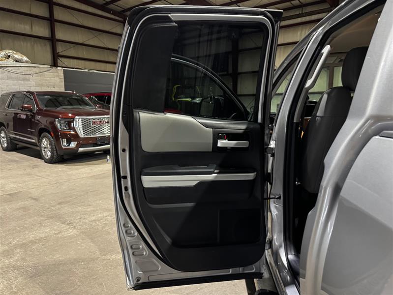 Toyota Tundra Limited 5.7L Double Cab 4WD 2014