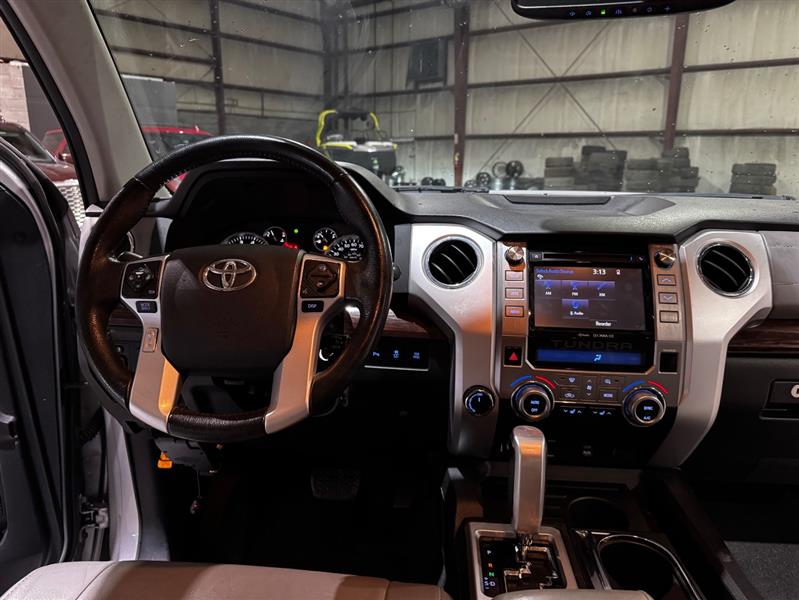Toyota Tundra Limited 5.7L Double Cab 4WD 2014