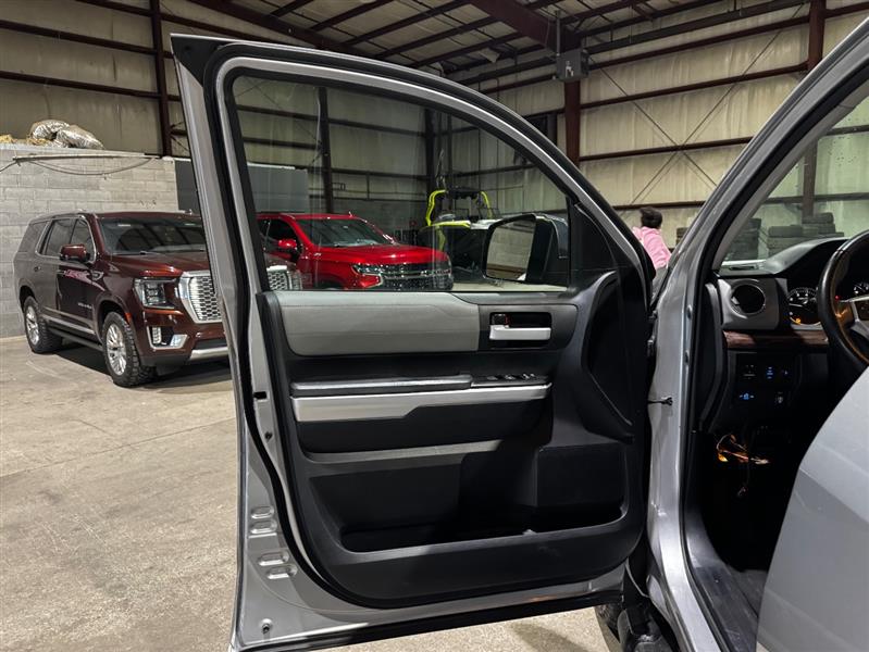 Toyota Tundra Limited 5.7L Double Cab 4WD 2014