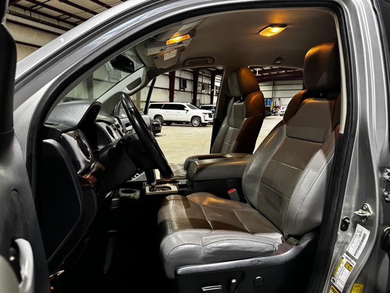 Toyota Tundra Limited 5.7L Double Cab 4WD 2014