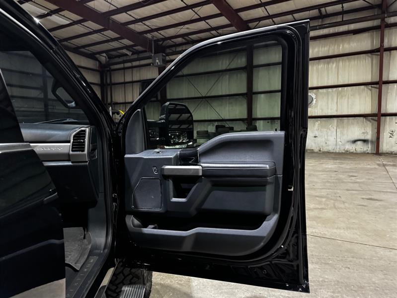 Ford F-250 SD Platinum Crew Cab 4WD 2022