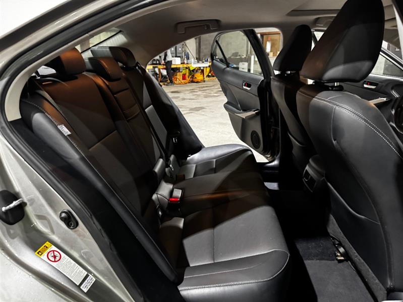 Lexus IS 250 RWD 2014