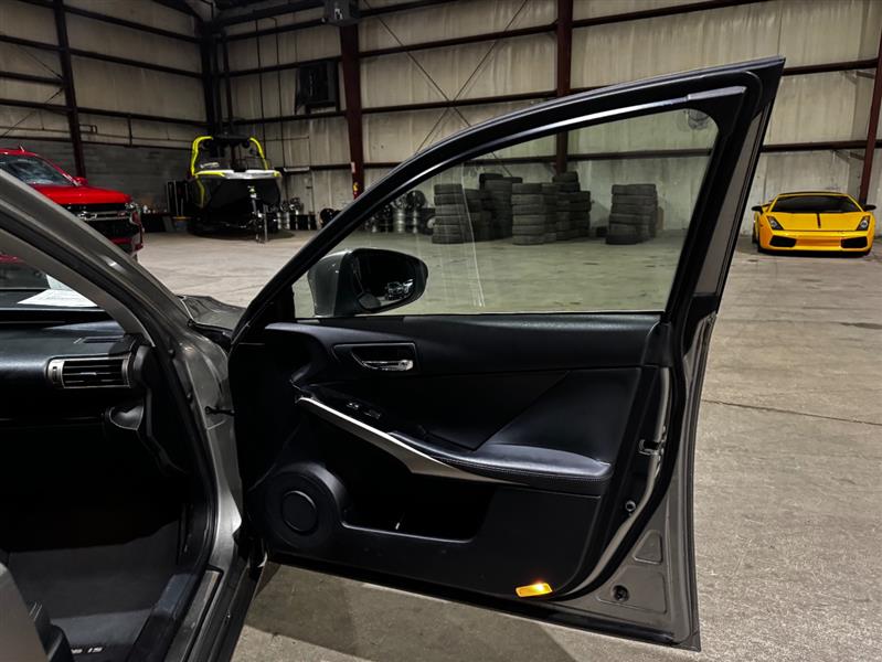 Lexus IS 250 RWD 2014