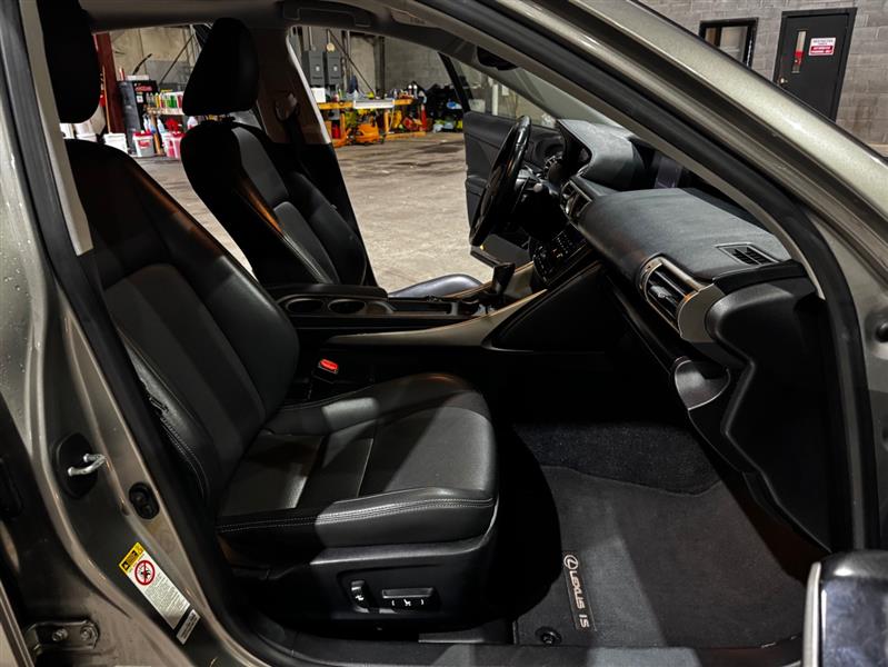 Lexus IS 250 RWD 2014