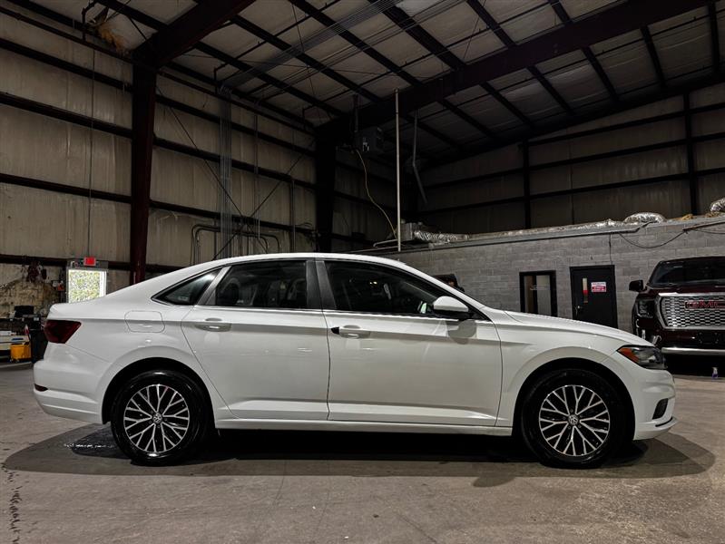 Volkswagen Jetta 1.4T SE 8A 2021