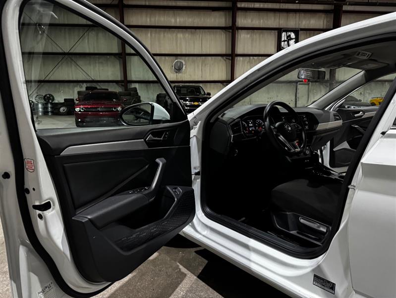 Volkswagen Jetta 1.4T SE 8A 2021