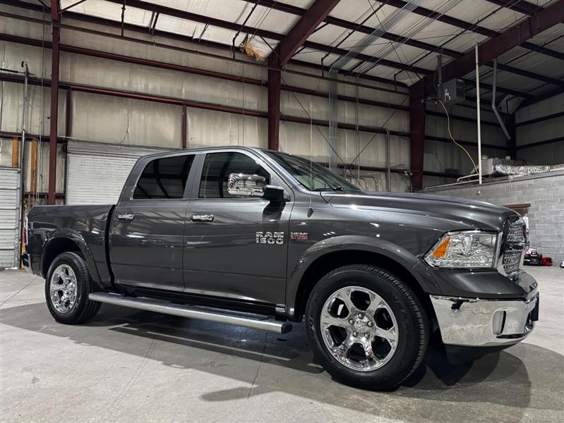 RAM 1500 Laramie Crew Cab SWB 4WD 2016