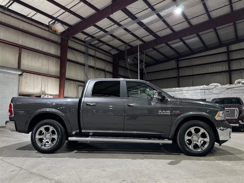 RAM 1500 Laramie Crew Cab SWB 4WD 2016