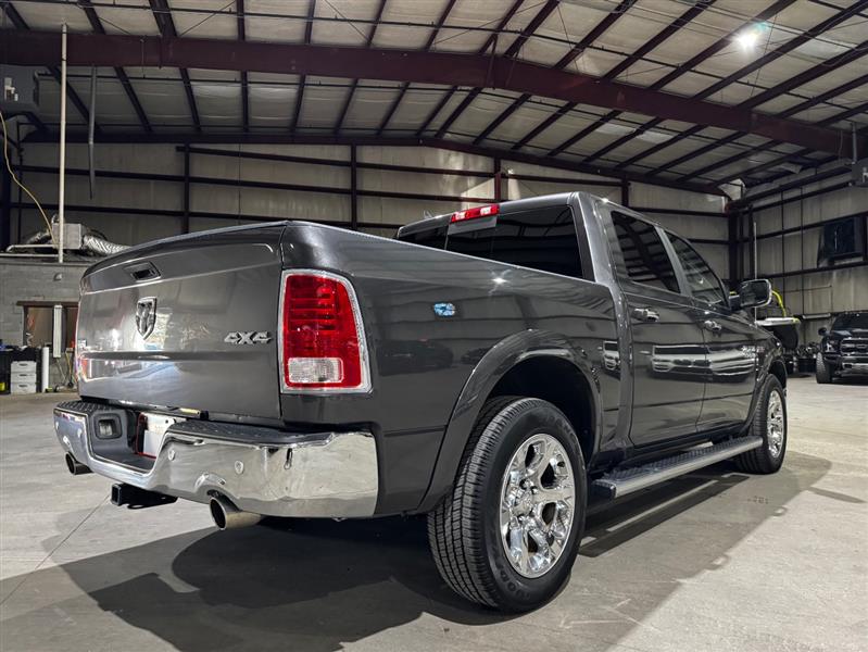 RAM 1500 Laramie Crew Cab SWB 4WD 2016