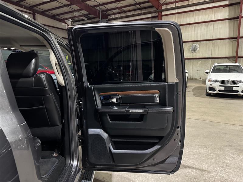 RAM 1500 Laramie Crew Cab SWB 4WD 2016