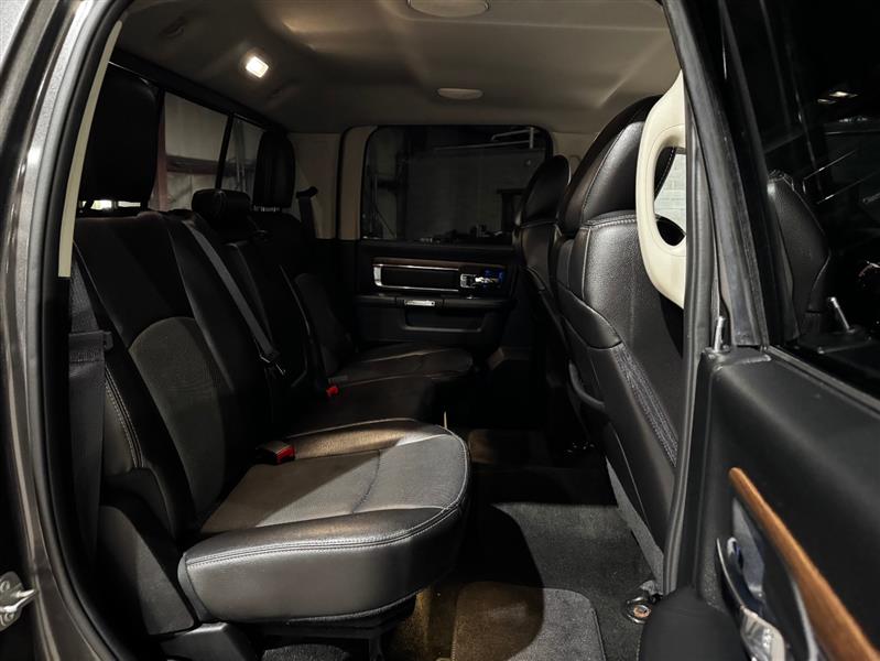 RAM 1500 Laramie Crew Cab SWB 4WD 2016