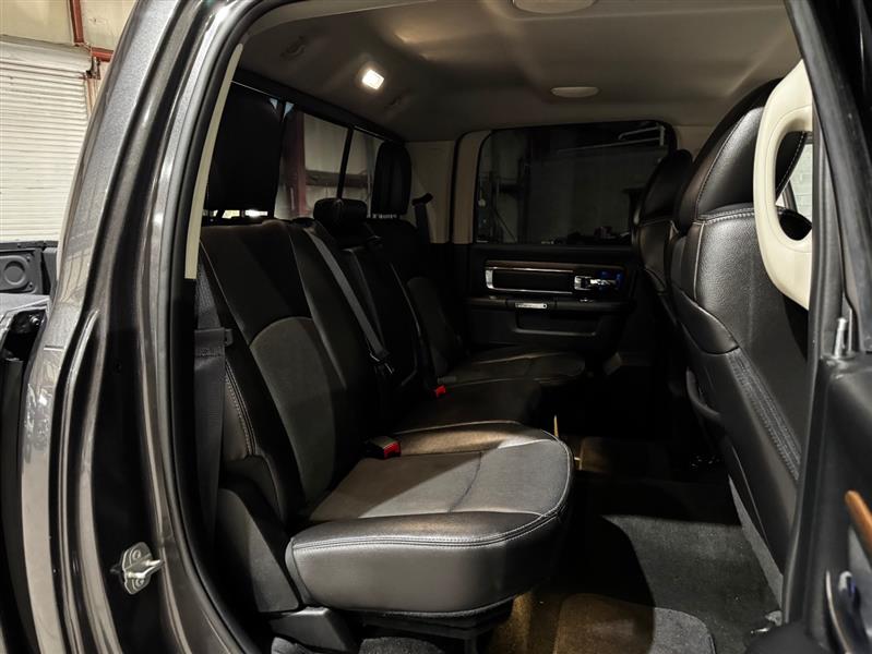 RAM 1500 Laramie Crew Cab SWB 4WD 2016