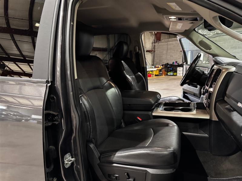 RAM 1500 Laramie Crew Cab SWB 4WD 2016