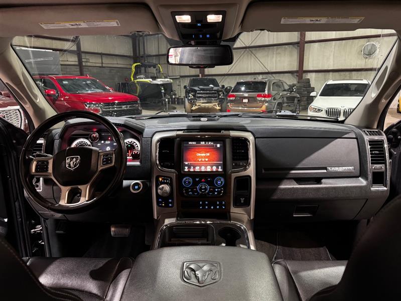RAM 1500 Laramie Crew Cab SWB 4WD 2016