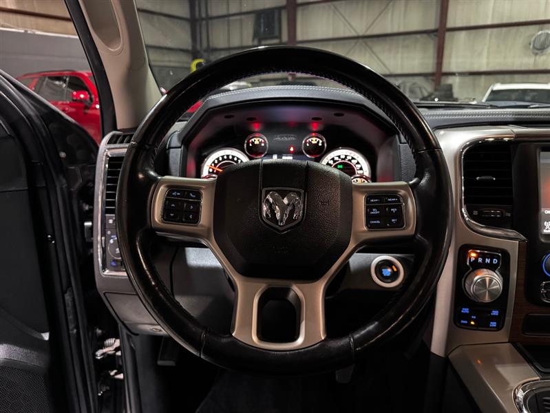 RAM 1500 Laramie Crew Cab SWB 4WD 2016