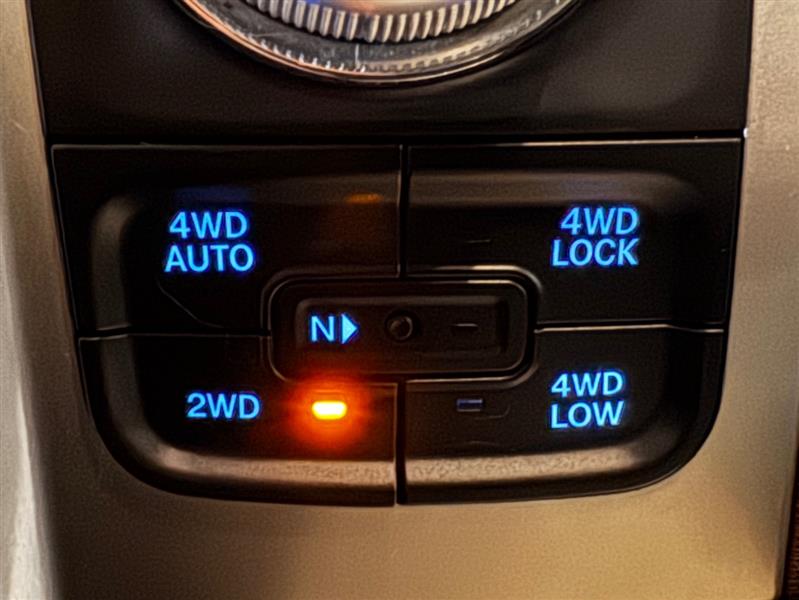 RAM 1500 Laramie Crew Cab SWB 4WD 2016