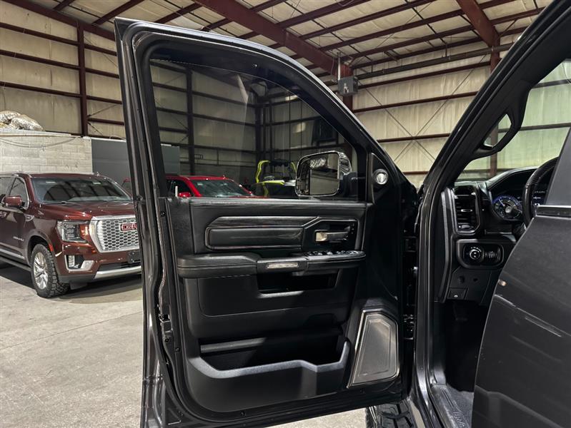 RAM 3500 Limited Mega Cab 4WD DRW 2019