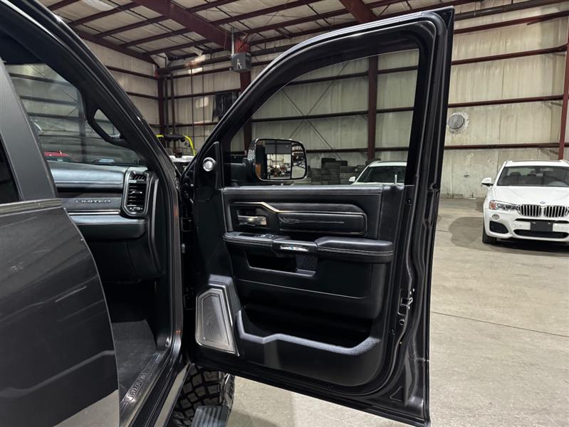 RAM 3500 Limited Mega Cab 4WD DRW 2019