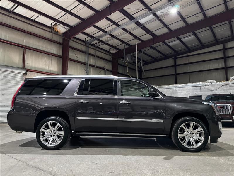 Cadillac Escalade ESV Premium 4WD 2016