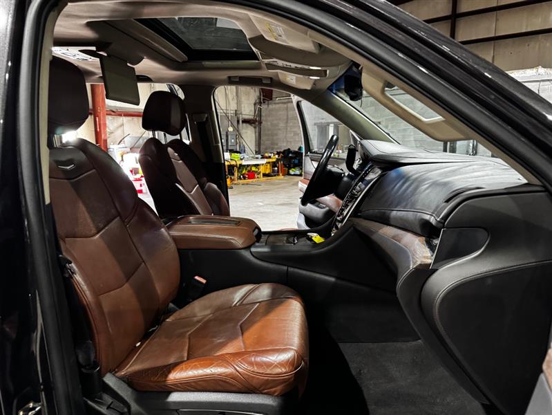 Cadillac Escalade ESV Premium 4WD 2016