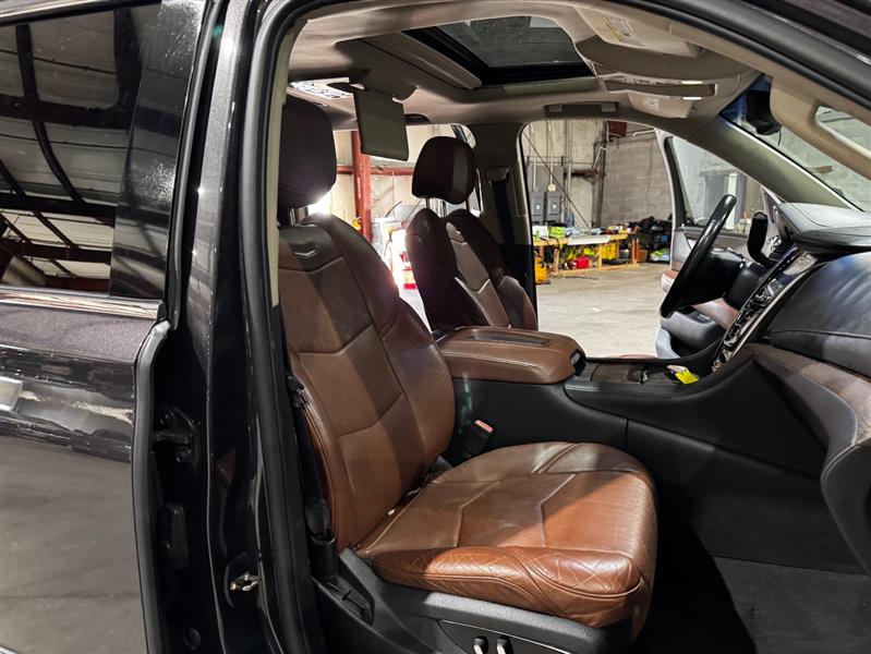 Cadillac Escalade ESV Premium 4WD 2016