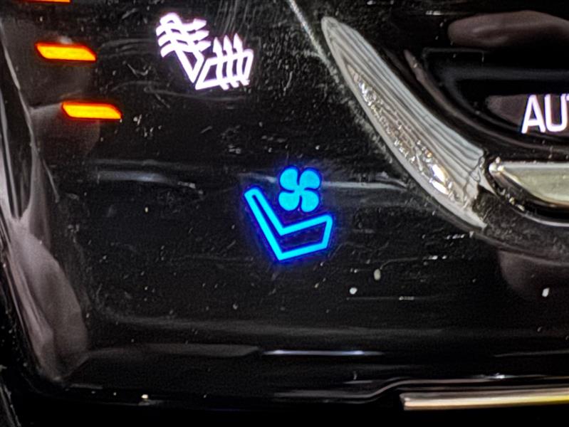 Cadillac Escalade ESV Premium 4WD 2016