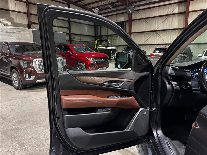 Cadillac Escalade ESV Premium 4WD 2016