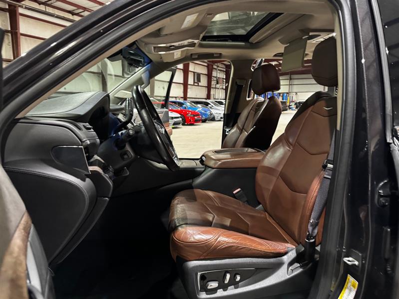 Cadillac Escalade ESV Premium 4WD 2016