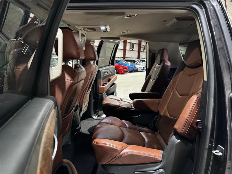 Cadillac Escalade ESV Premium 4WD 2016