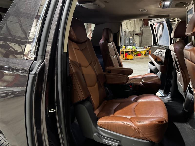 Cadillac Escalade ESV Premium 4WD 2016