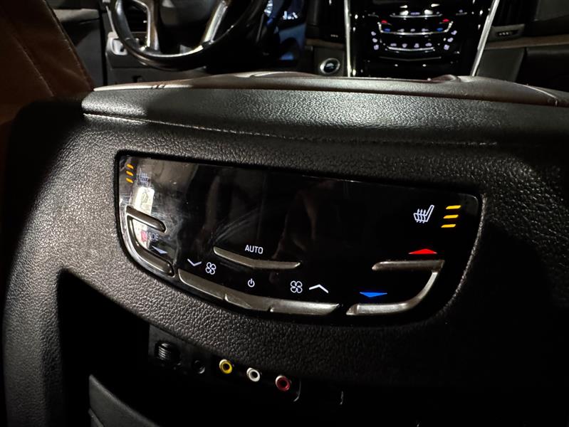 Cadillac Escalade ESV Premium 4WD 2016