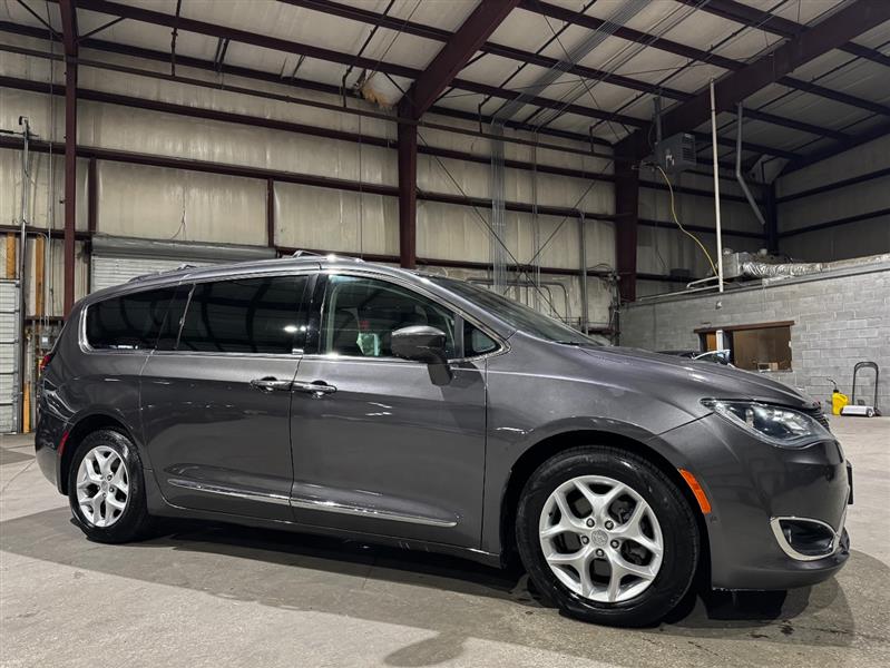 Chrysler Pacifica Touring-L Plus 2017