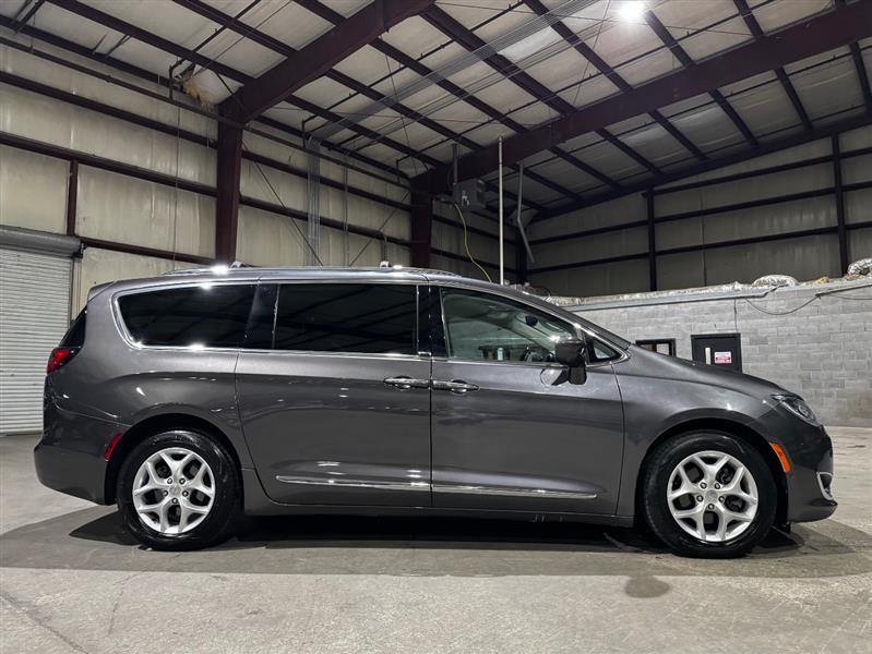 Chrysler Pacifica Touring-L Plus 2017