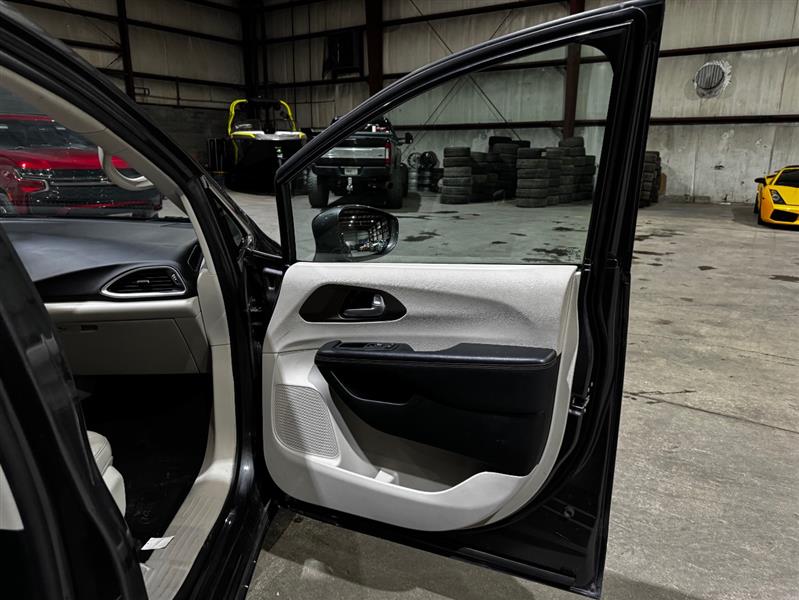 Chrysler Pacifica Touring-L Plus 2017