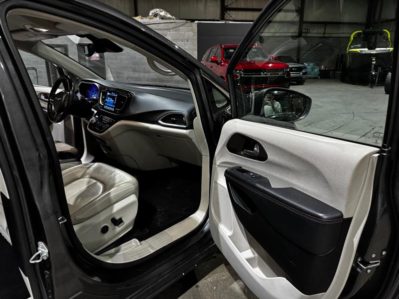 Chrysler Pacifica Touring-L Plus 2017