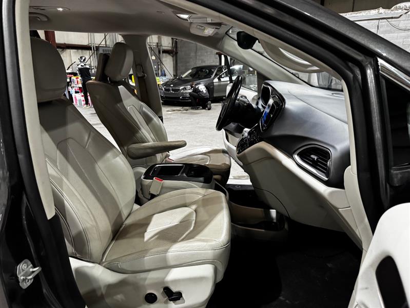 Chrysler Pacifica Touring-L Plus 2017