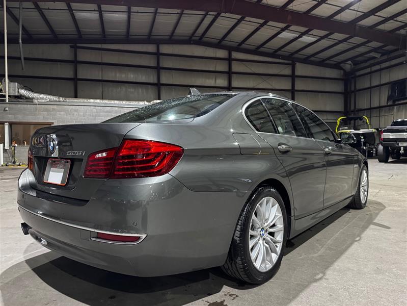 BMW 5-Series 528i 2014