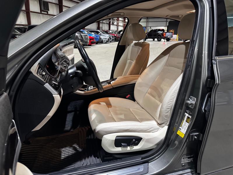 BMW 5-Series 528i 2014