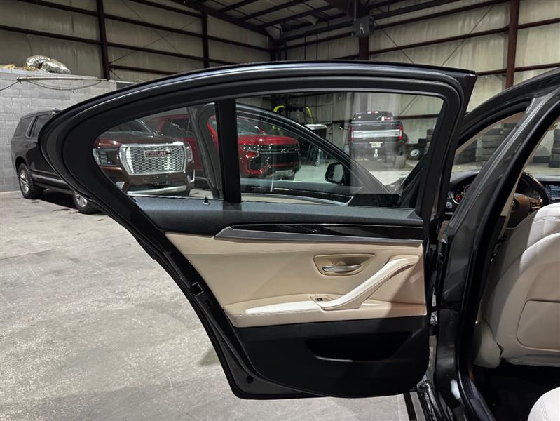 BMW 5-Series 528i 2014